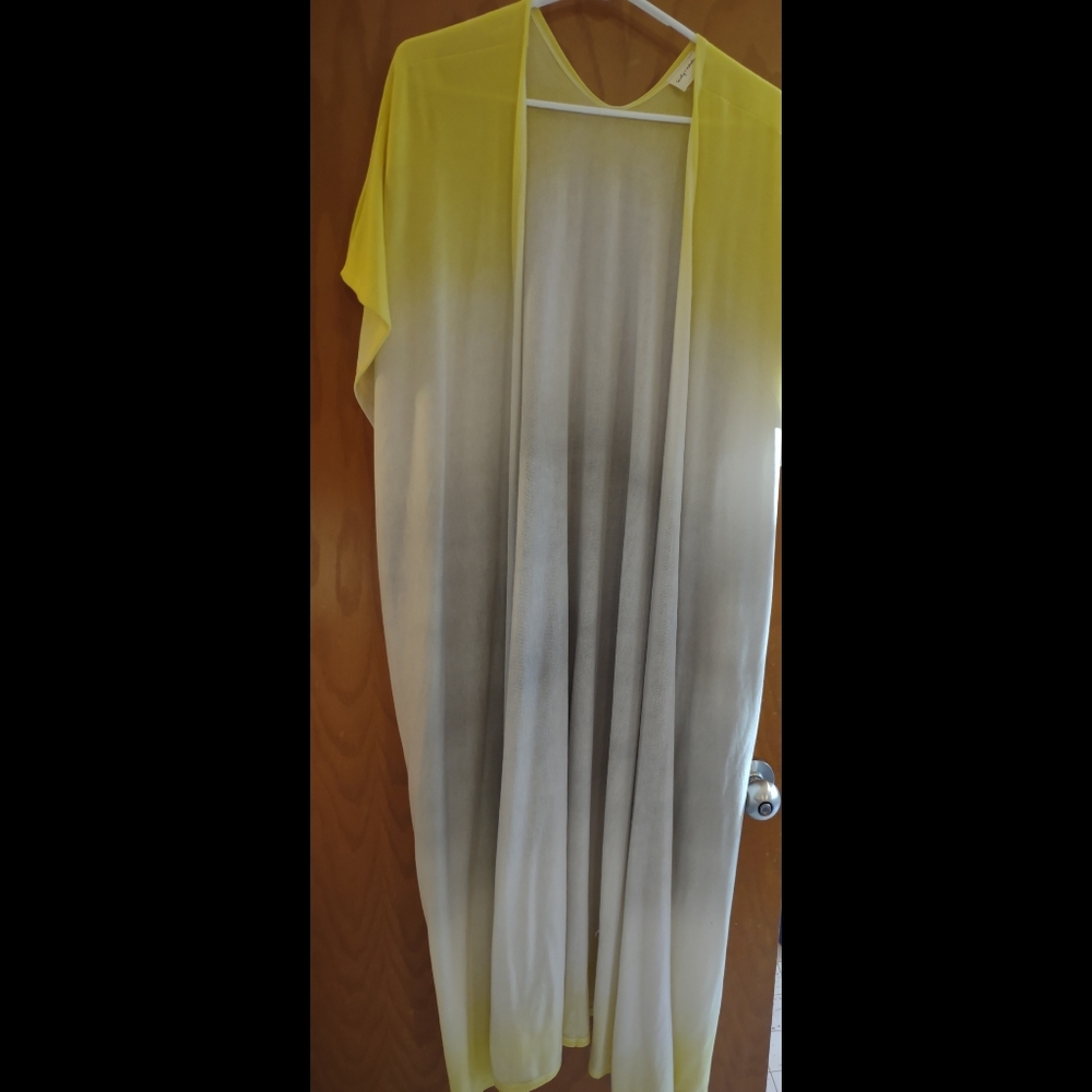 Light weight floor length kimono NWOT